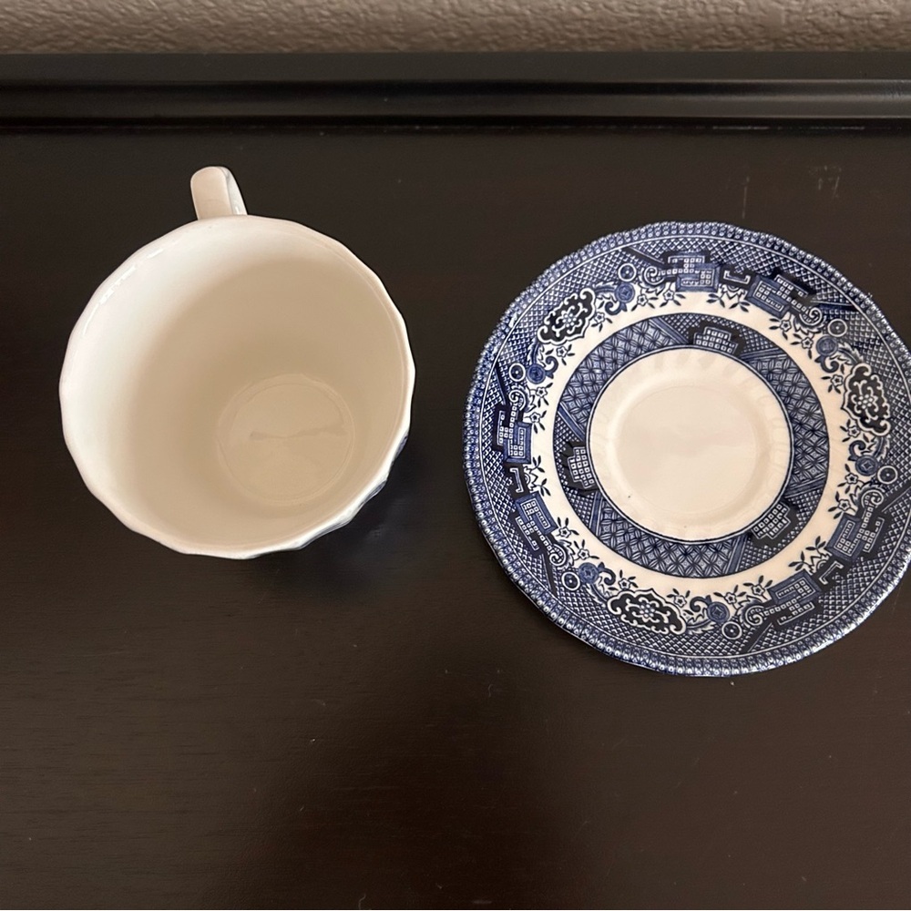 Vintage Royal Wessex Blue Transfer Willow Teacup & Saucer Made in England 8 sets - Picture 6 of 9